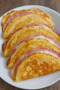 Easy Ham and Cheese Pancakes with Homemade Béchamel Sauce pu1famd